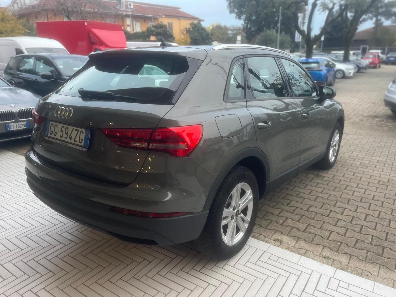 Audi Q3 35 TDI S tronic Business