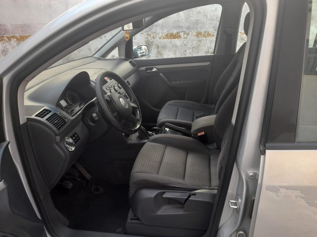 Volkswagen Touran 2.0cc diesel(PRIVATO)-2004