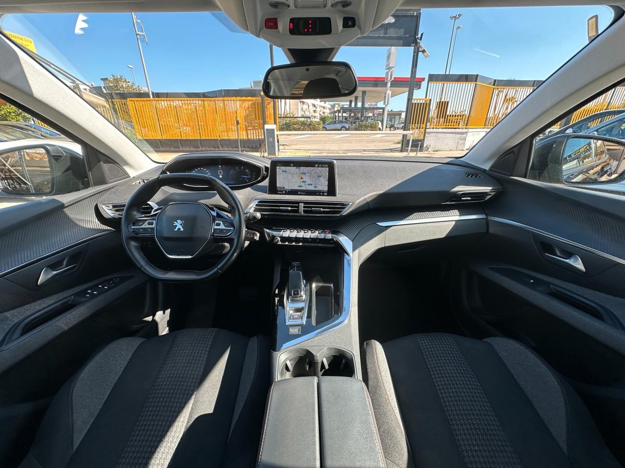 PEUGEOT 3008 BlueHDi 130 EAT8 Business
