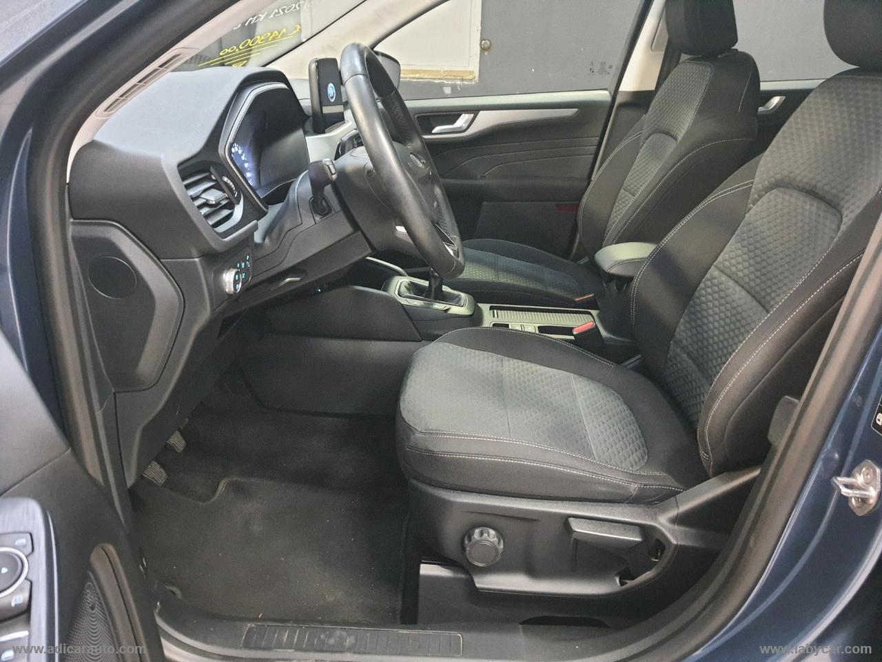 FORD Kuga 1.5 EcoBoost 120 2WD Titanium Bus.