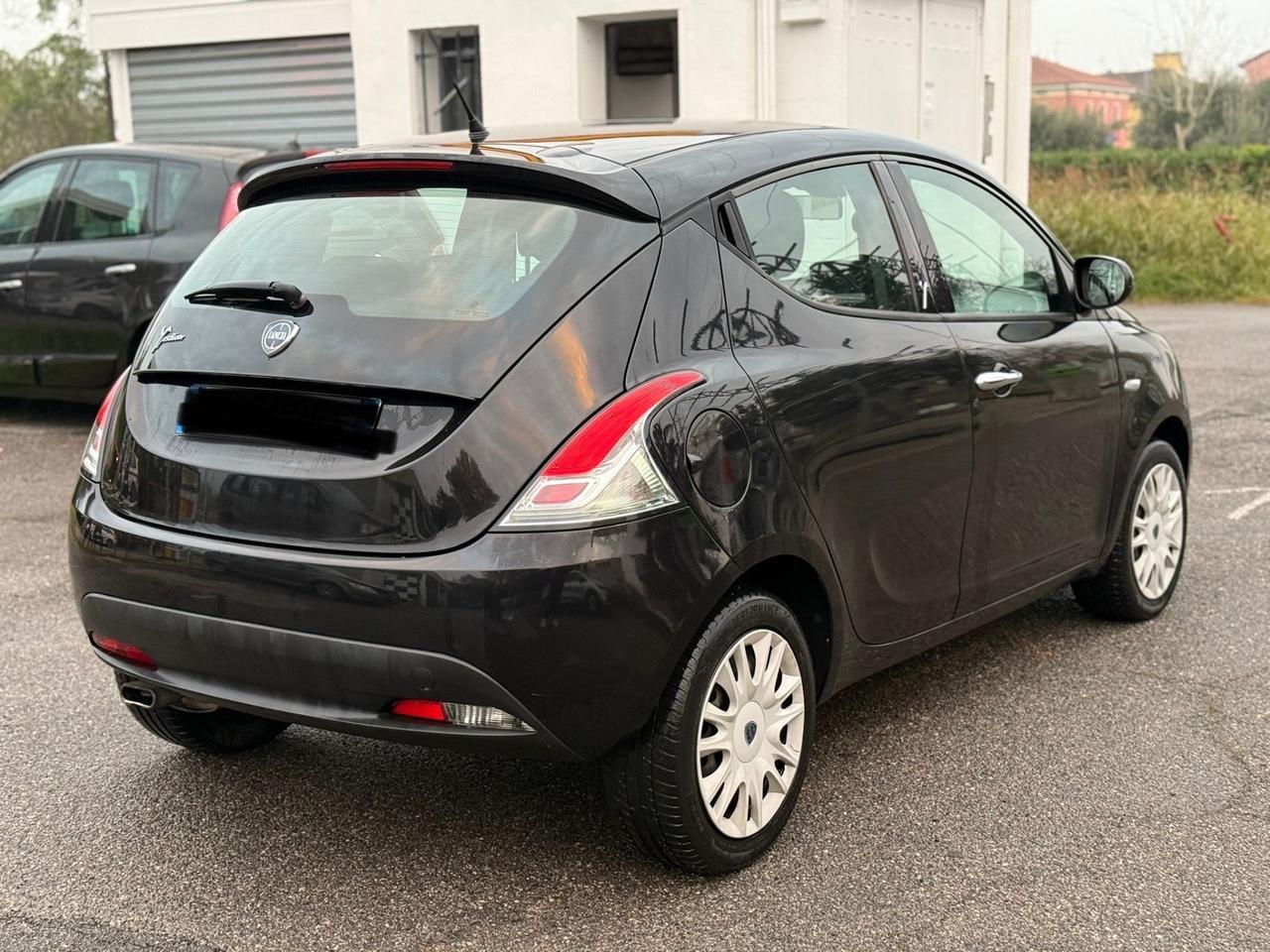 Lancia Ypsilon 1.2 69 CV 5 porte Platinum