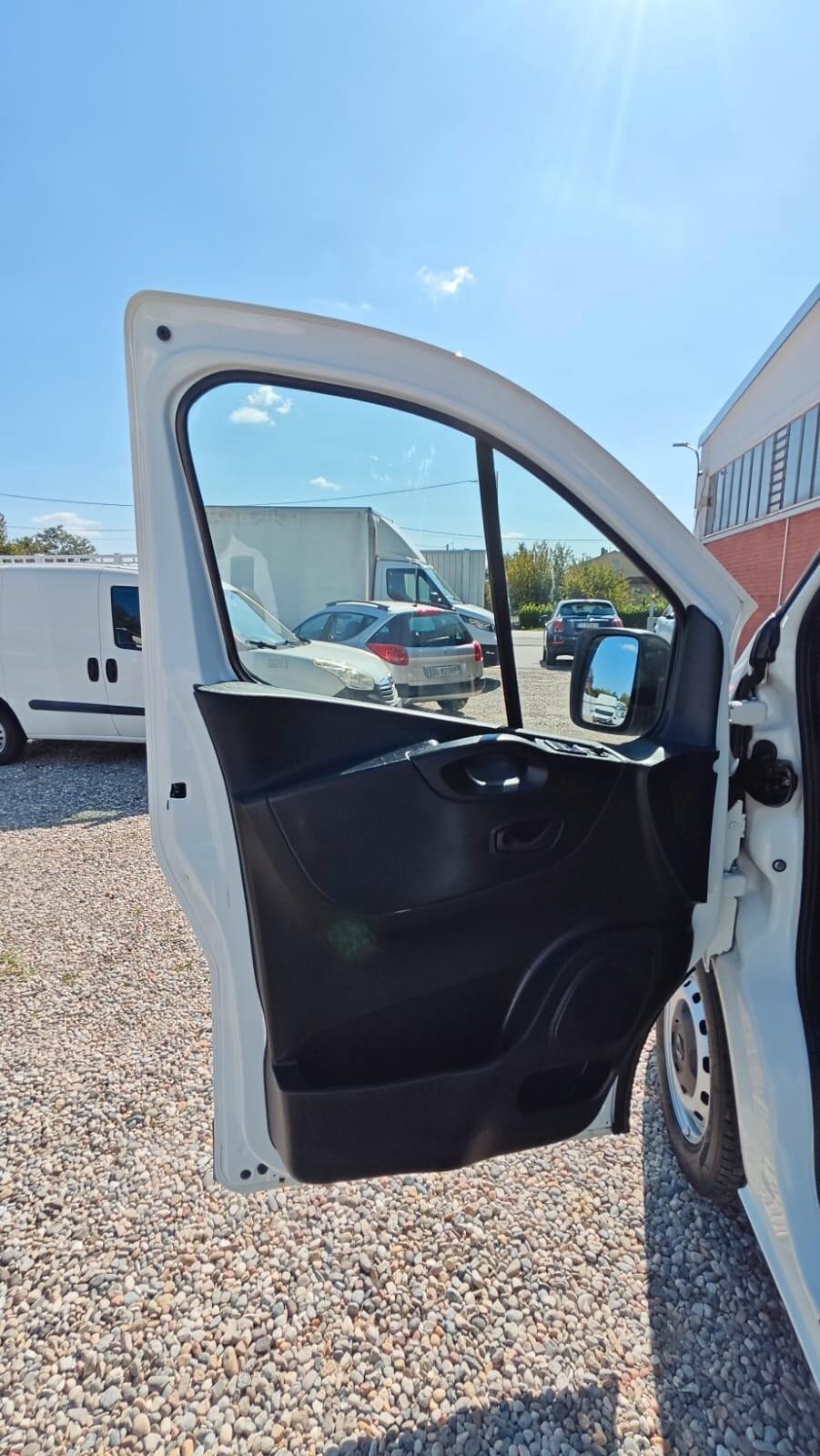 Renault Trafic T27 2.0 dCi 120CV PC-TN Furgone Ice