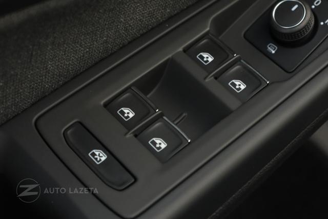 VOLKSWAGEN Golf 1.0 eTSI EVO DSG Life