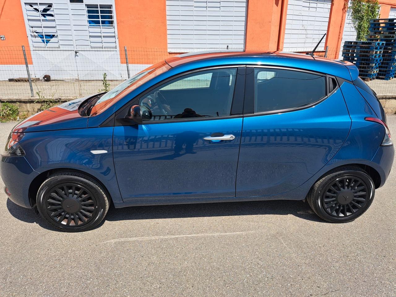 Lancia Ypsilon 1.0 FireFly 5 porte S&S Hybrid Ecochic Silver PREZZO SENZA VINCOLI