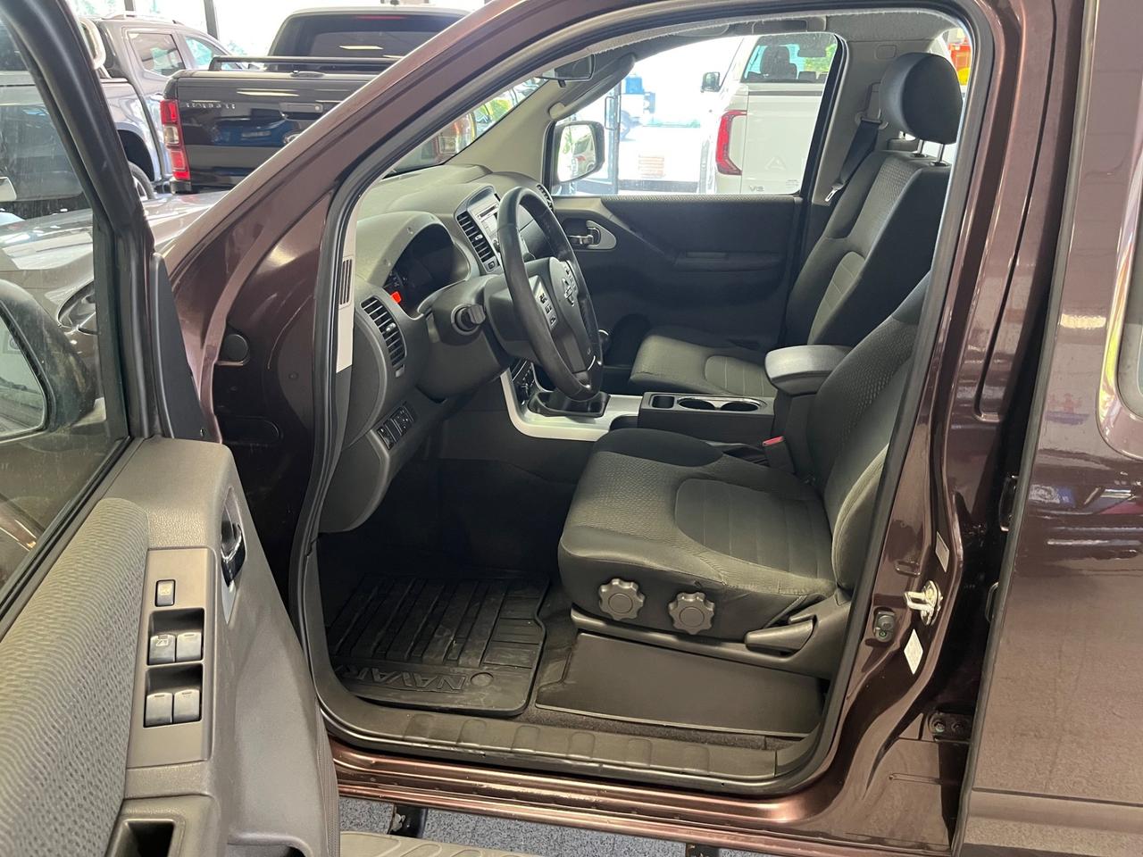 Nissan Navara 2.5 dCi 190CV 4x4 Manuale GancioTraino