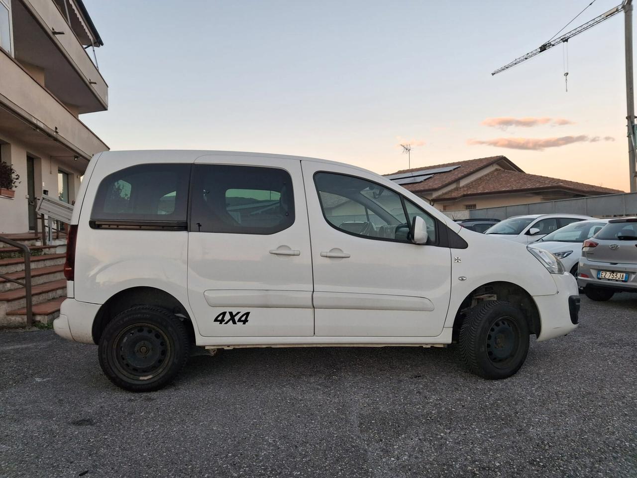 Peugeot Partner Tepee BlueHDi 100 4x4 Active Traction Control Plus