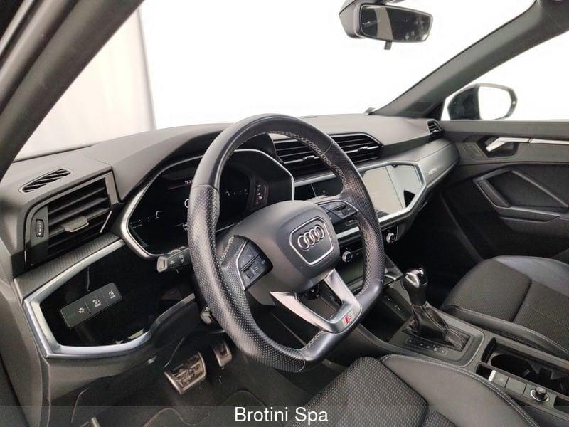 Audi Q3 Sportback 35 TDI S tronic Identity Black