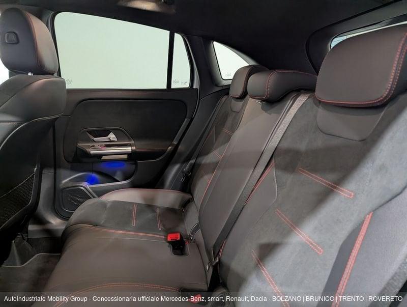 Mercedes-Benz GLA 200 D 4MATIC PREMIUM AUTOMATIC