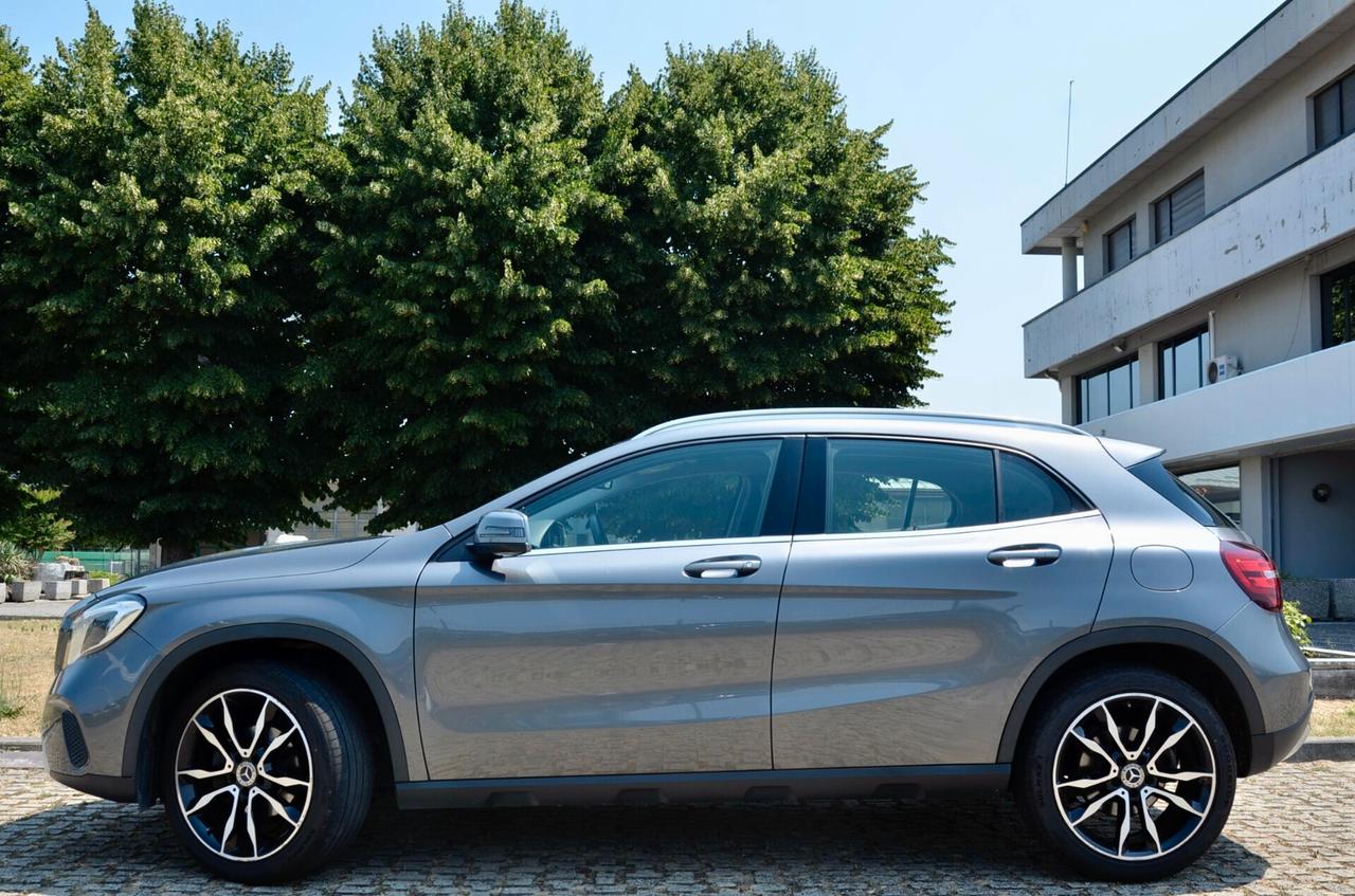 MERCEDES-BENZ GLA 200 SPORT 156cv MANUALE, EURO 6B, UFF ITALIANA, FULL LED HIGH BEAM, RETROCAMERA, NAVI, 19", PERMUTE