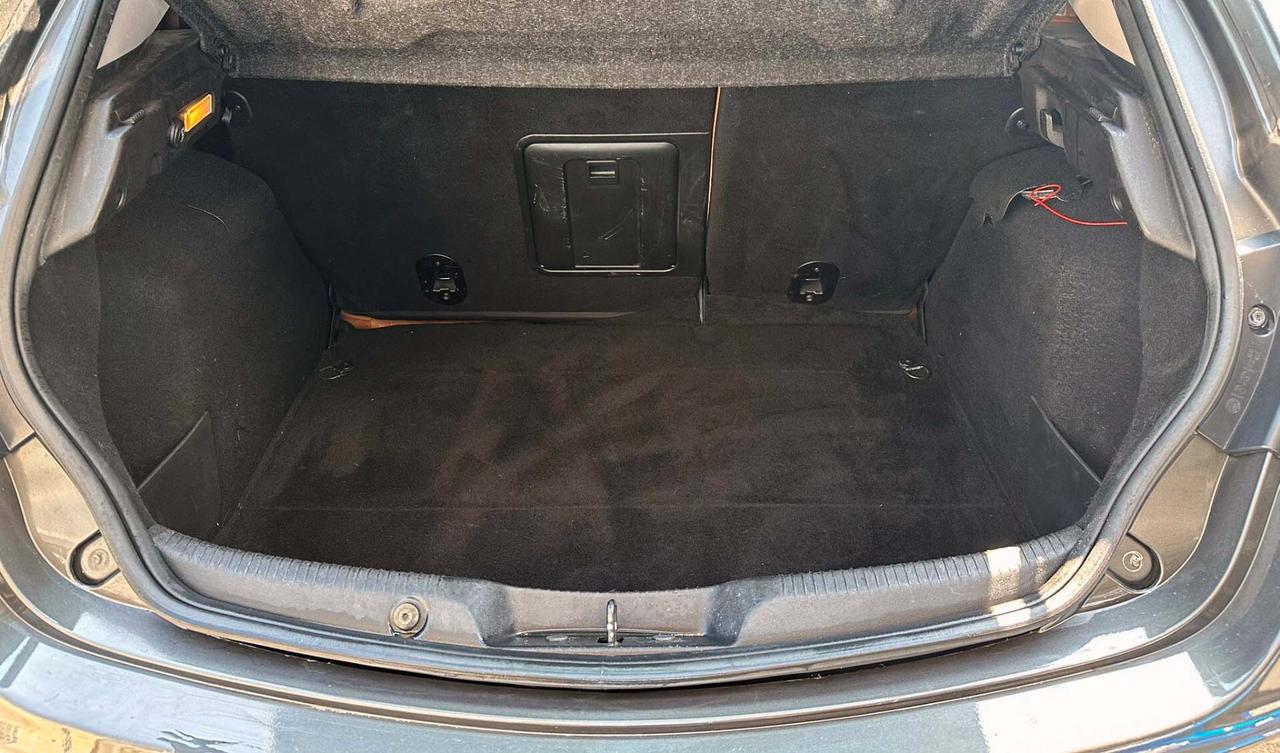 Alfa Romeo Giulietta 2.0 JTDm-2 140 CV Progression interni in pelle