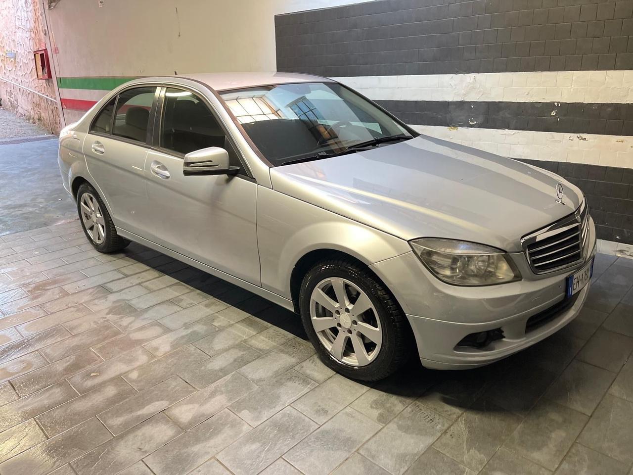 Mercedes-benz C 200 180 BlueEFFICIENCY Avantgarde