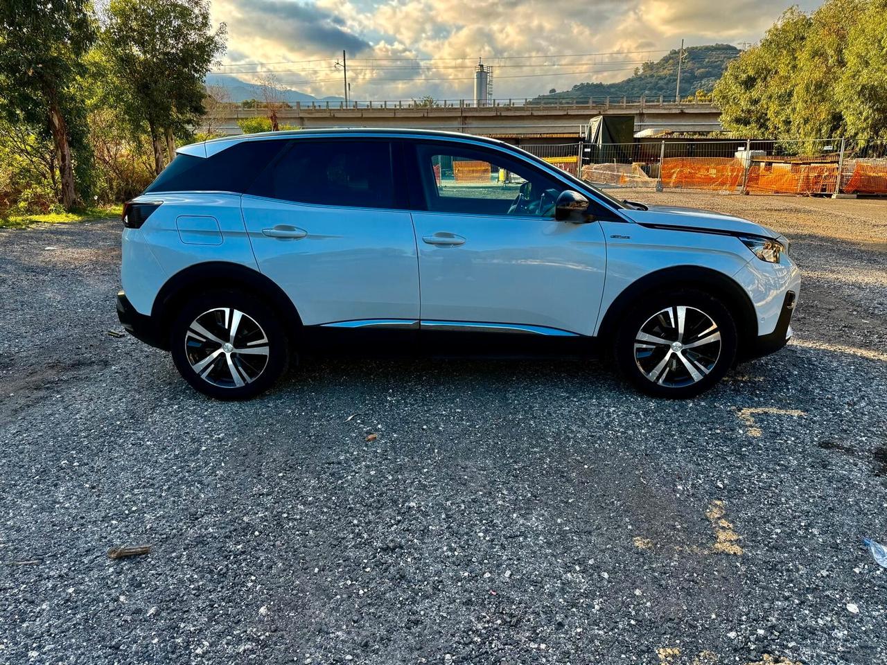 PEUGEOT 3008 BLUEHDi 120 S&S GT LINE