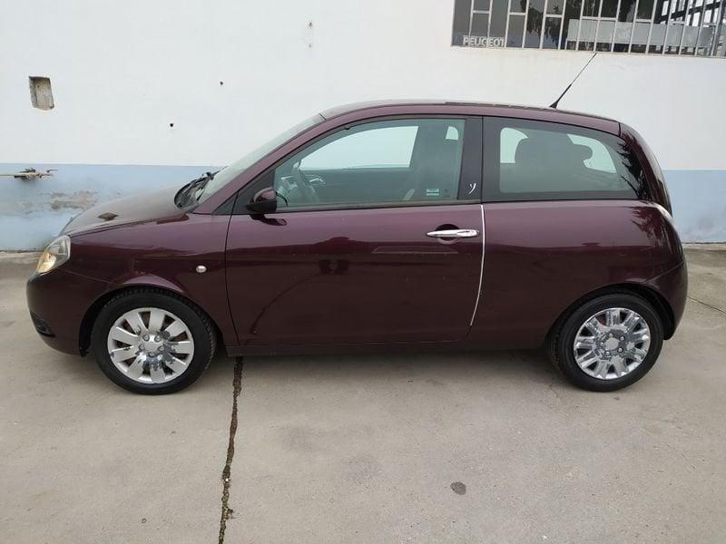 Lancia Ypsilon 1.3 MJT 75 CV Oro