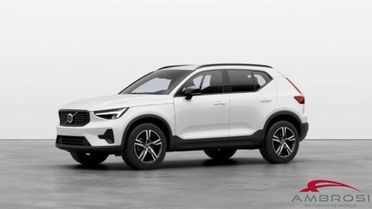 VOLVO XC40 Mild Hybrid B3 automatico Plus Dark