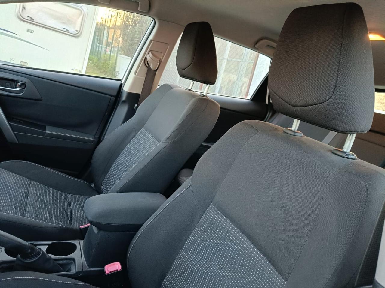 Toyota Auris 1.8 Hybrid