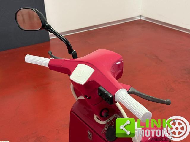 PIAGGIO Vespa 50 Special 4 marce " BARBIE STYLE "