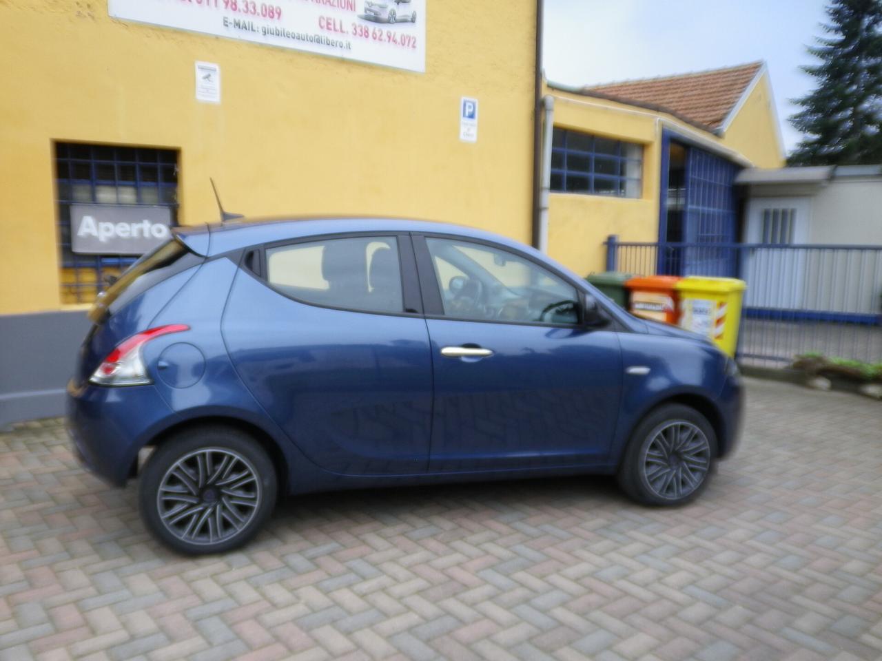 Lancia Ypsilon 1.0 FireFly 5 porte S&S Hybryd Gold