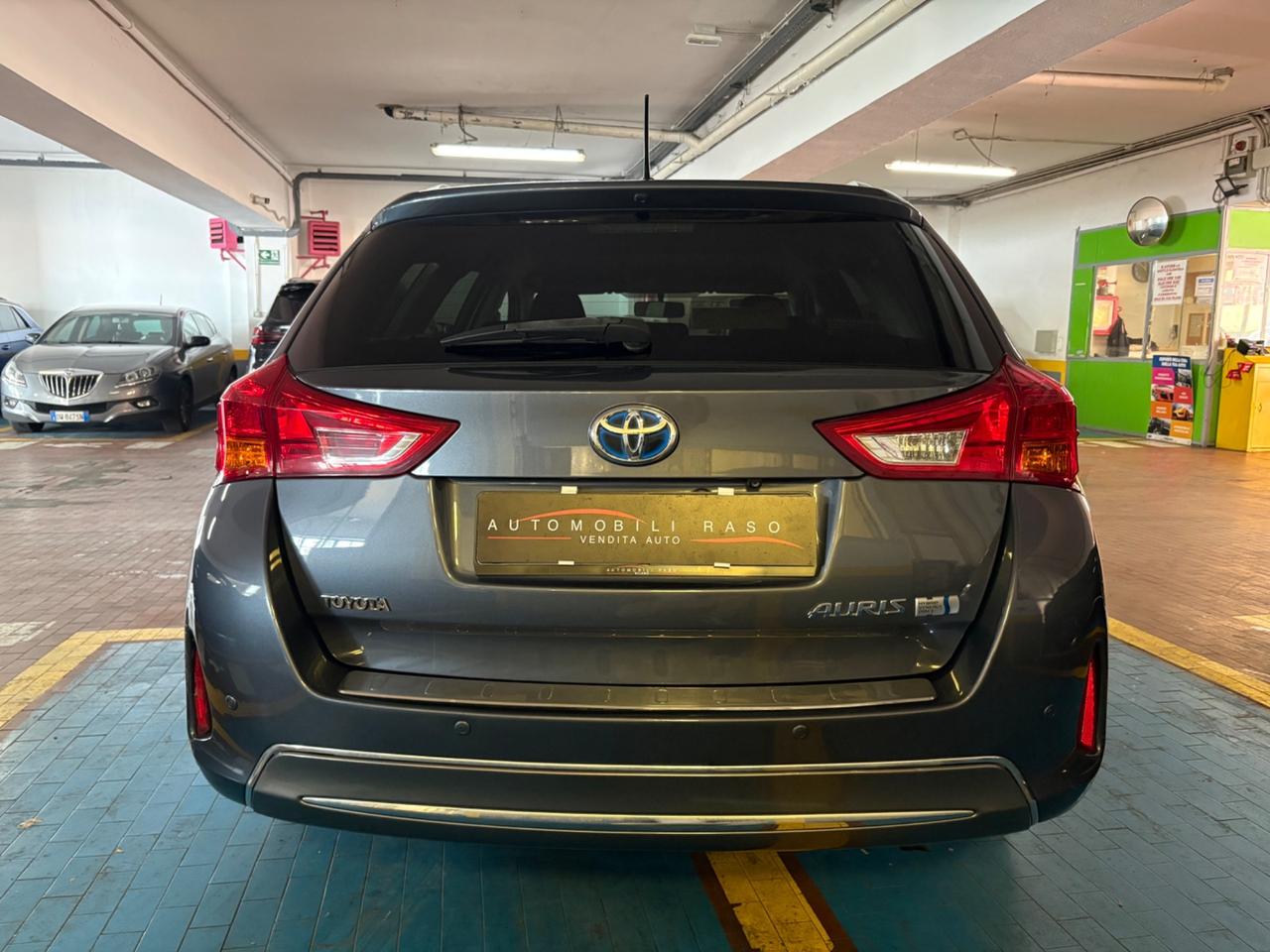 Toyota Auris Touring Sports 1.8 Hybrid Lounge