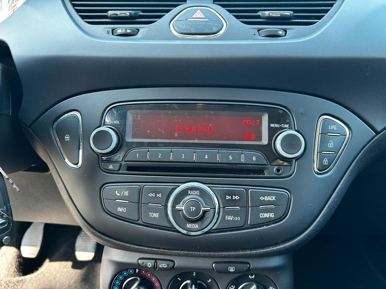 Opel Corsa 1.4 90CV GPL Tech 5 porte