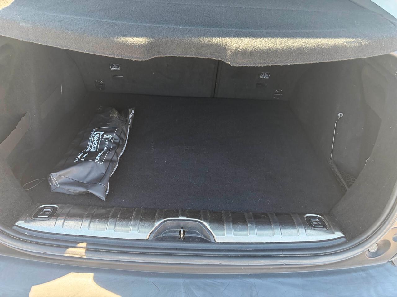 Peugeot 2008 BlueHDi 100 Allure