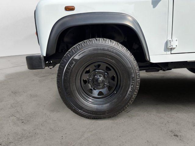 LAND ROVER Defender 90 2.2 TD4 Station Wagon N1