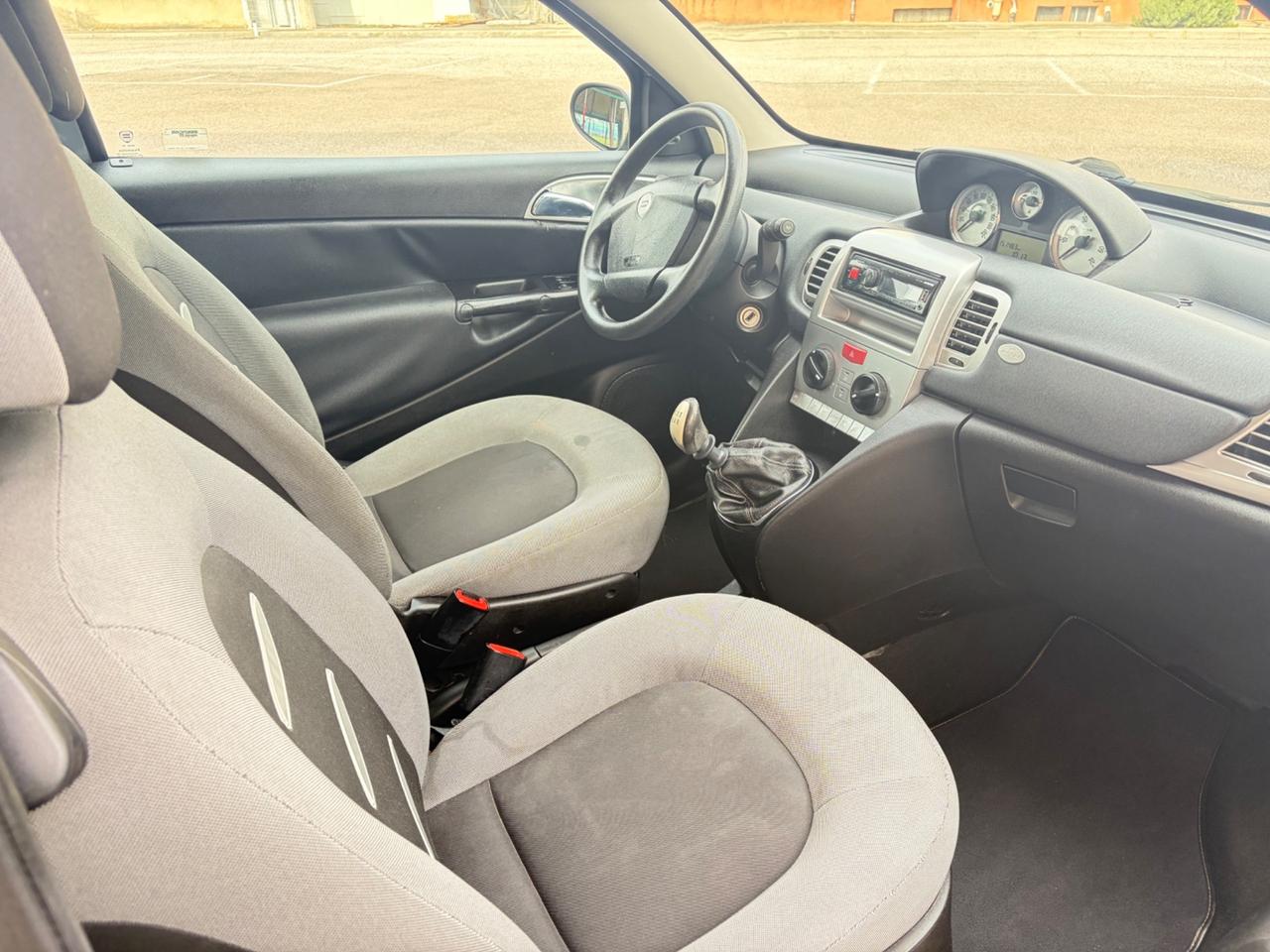 Lancia Ypsilon 1.2 Argento NEOPATENTATI