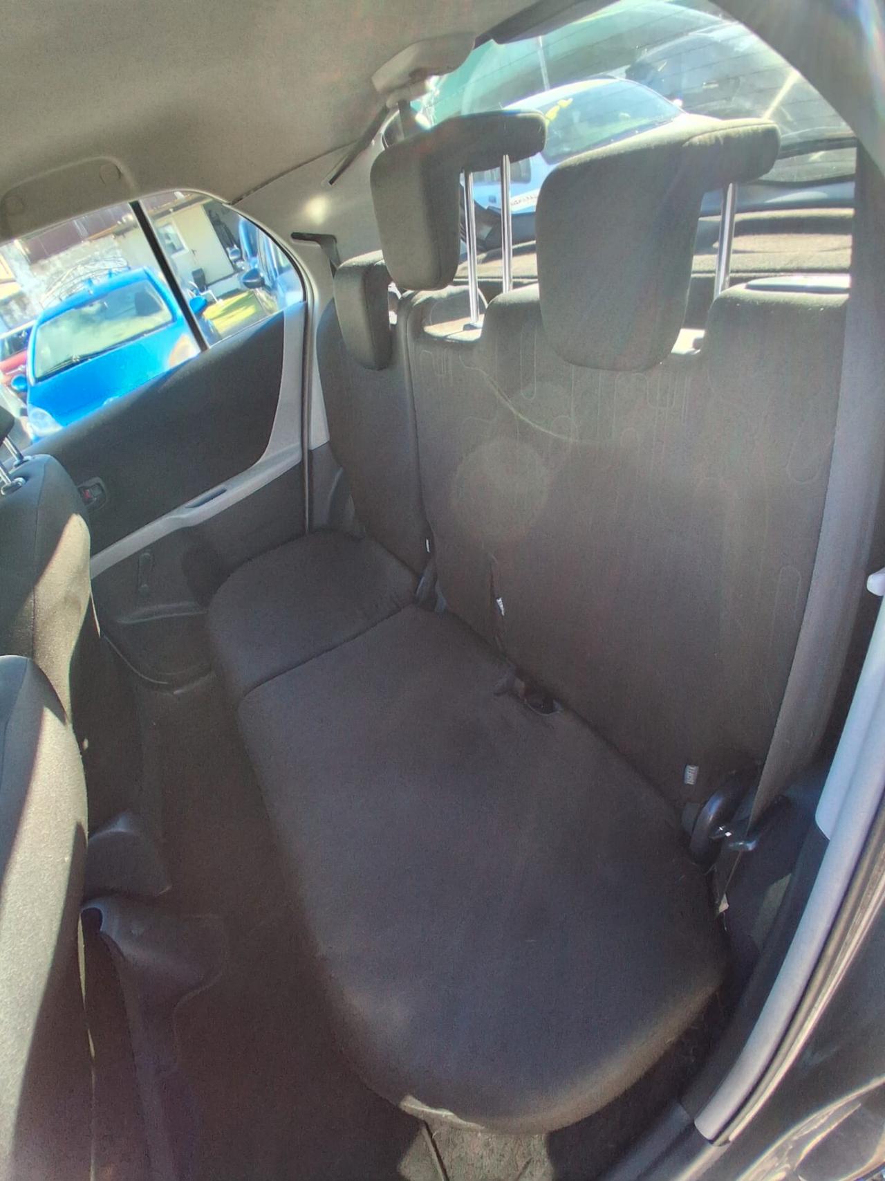 Toyota Yaris 1.0 5 porte Sol