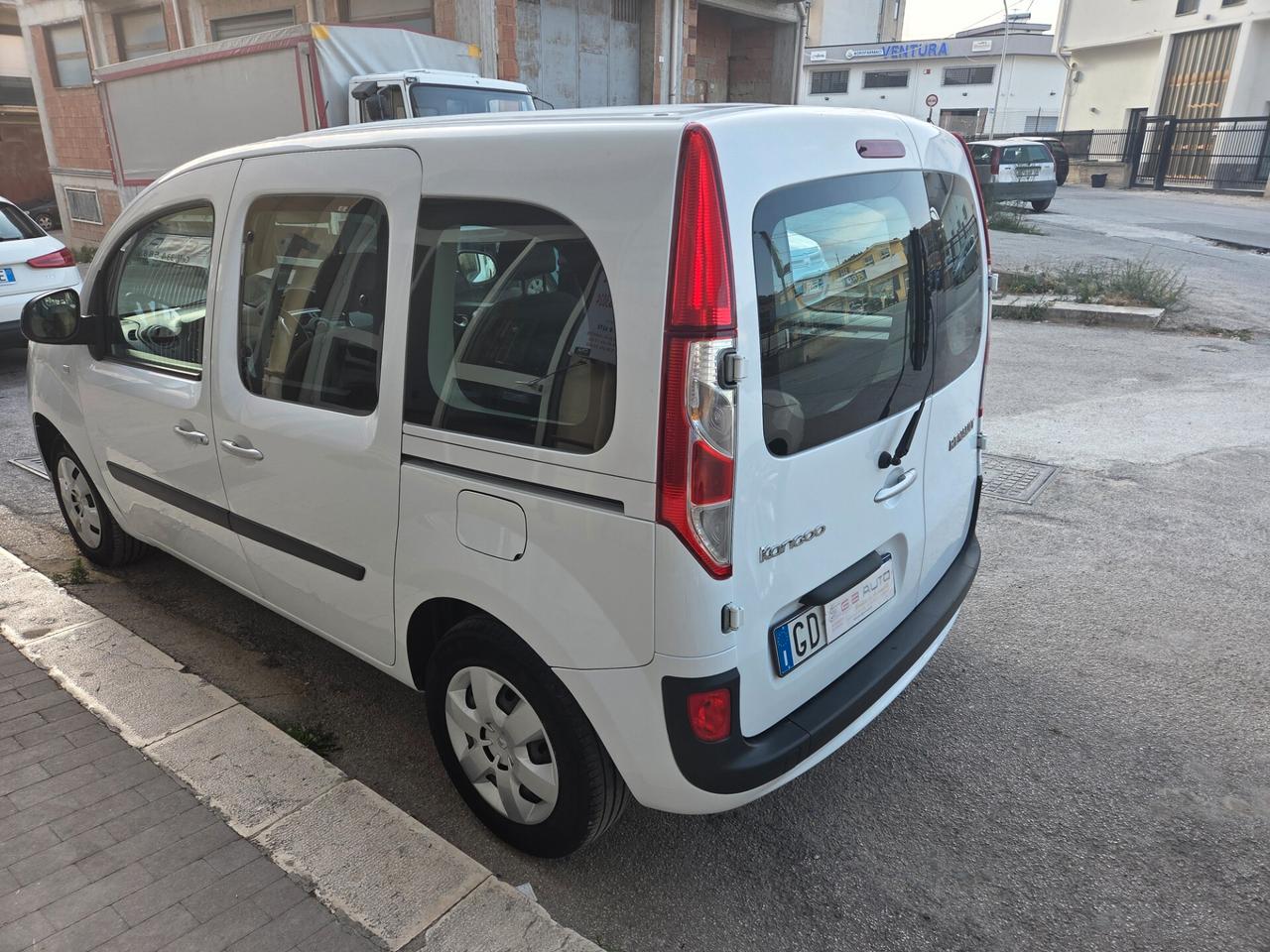 RENAULT KANGOO 1.5 DCI 95 CV ANNO 2021 5 POSTI N1 KM CERTIFICATI