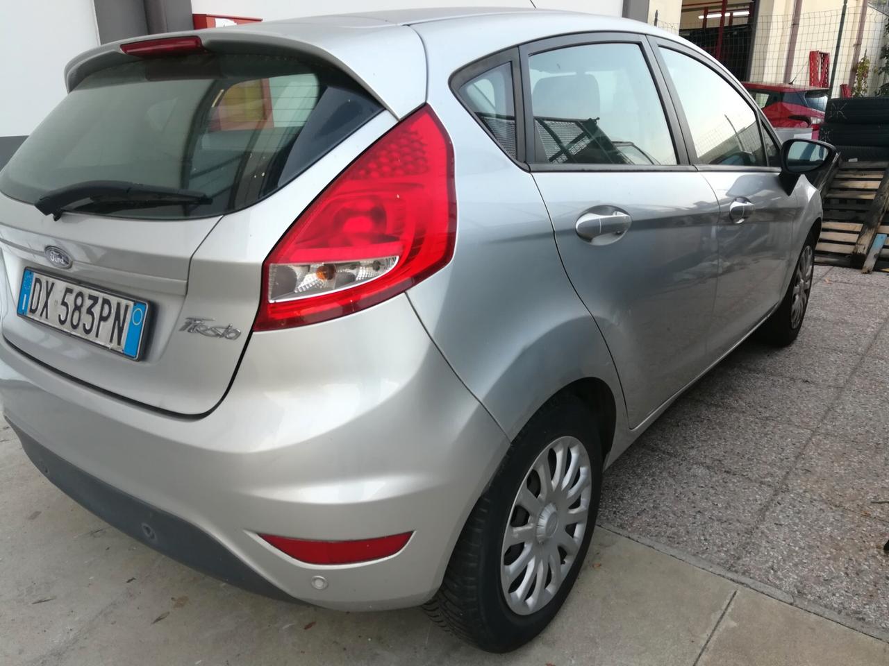 Ford Fiesta 1.4 GPL MOTORE ROTTO