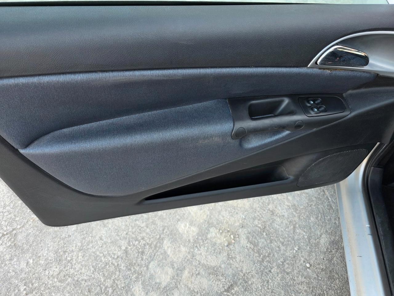 Lancia Ypsilon 1.3 MJT 75 CV Oro