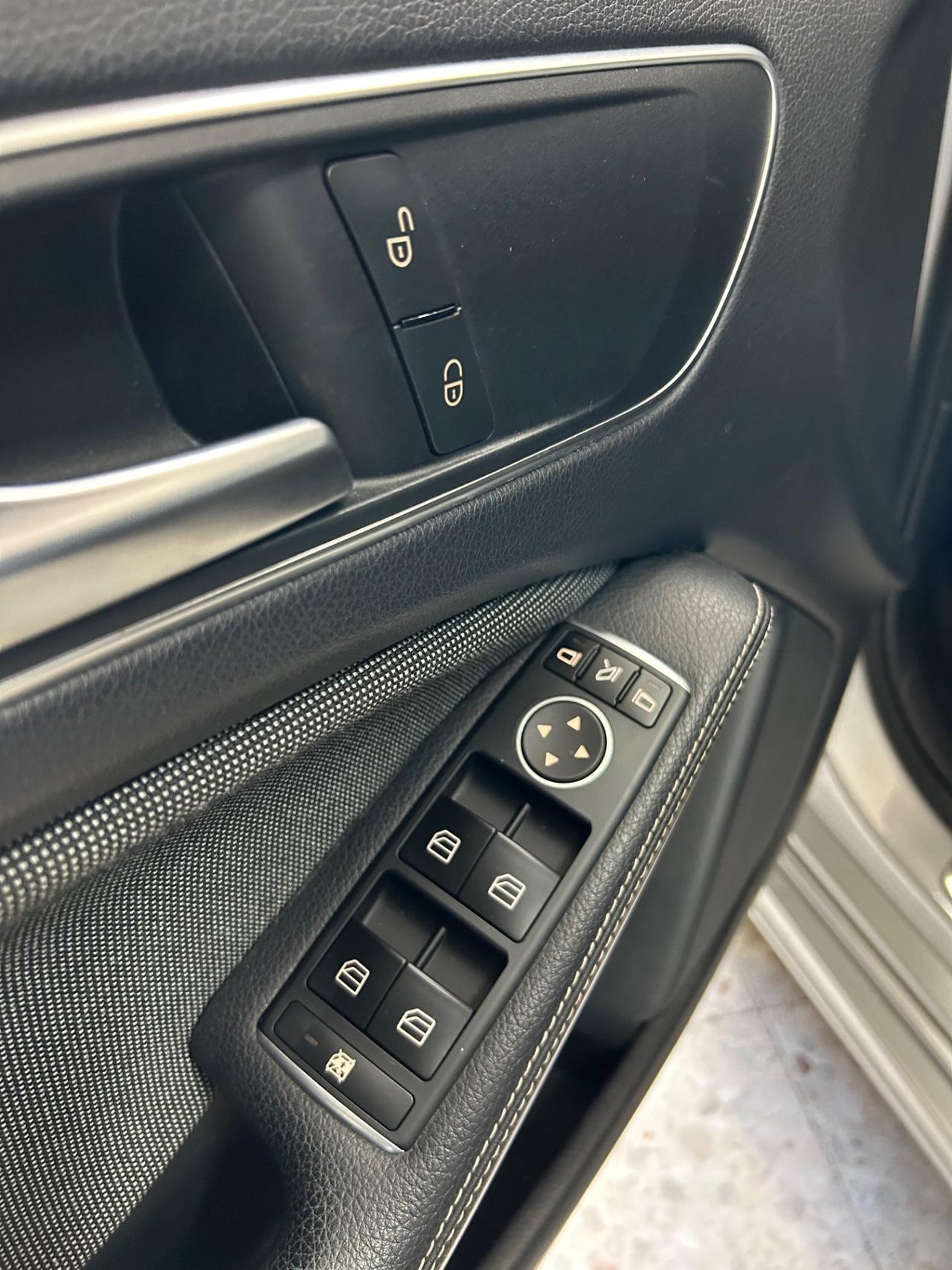 Mercedes-benz A 180 160 d Premium