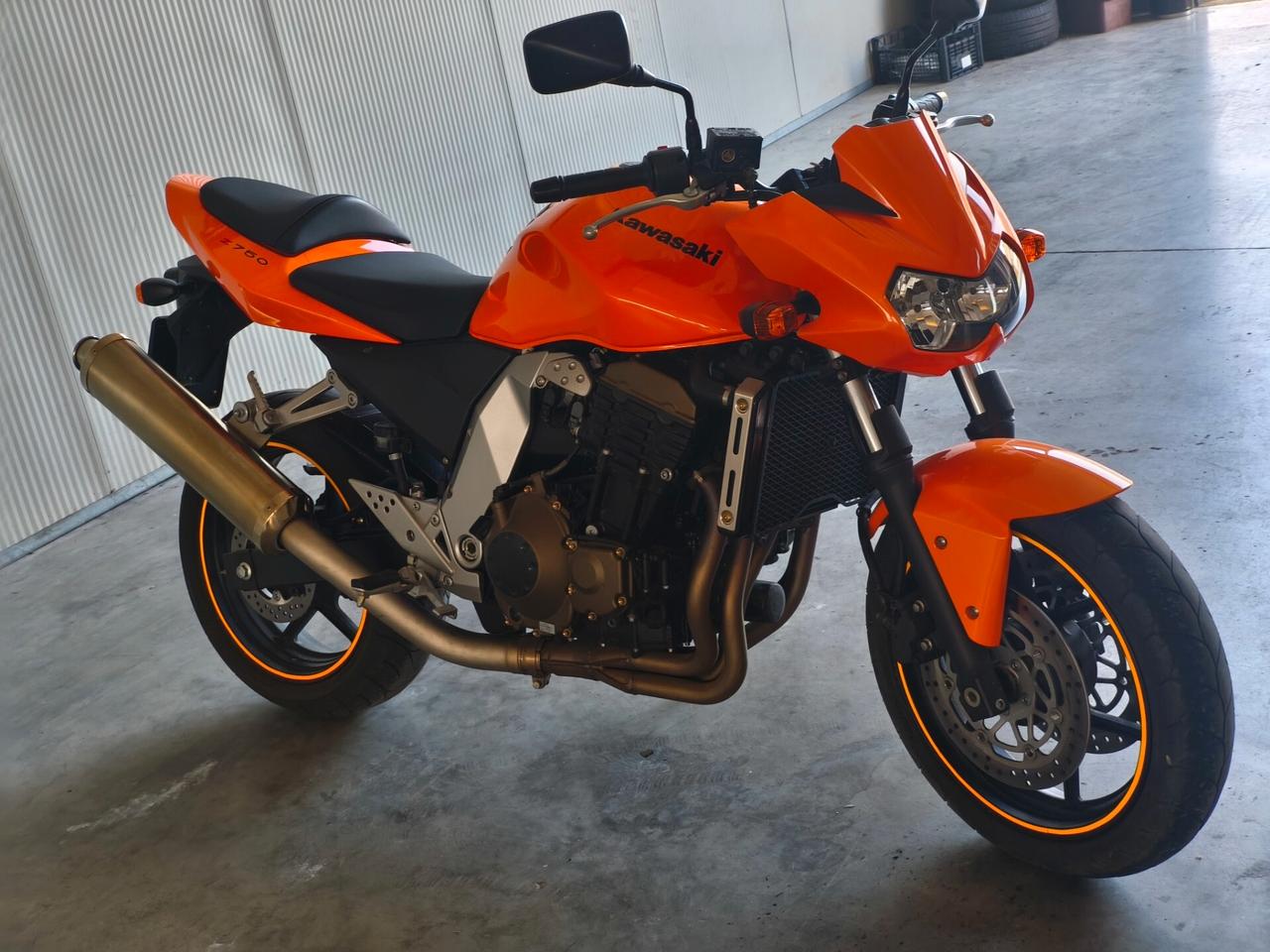 Kawasaki Z 750 con soli 5.700km