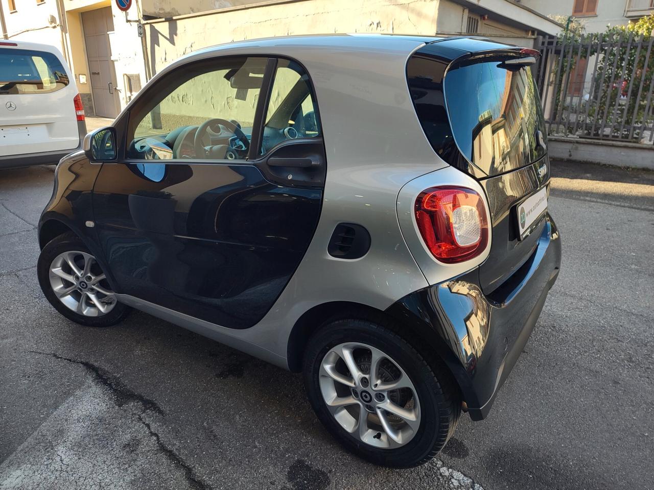 Smart ForTwo 70 1.0 twinamic Navi/Pelle/Panoramico