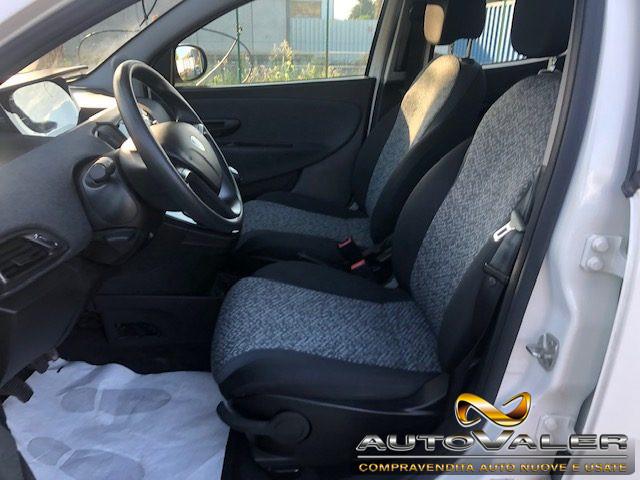 LANCIA Ypsilon 1.0 FireFly 5 porte S&S Hybrid Ecochic Silver
