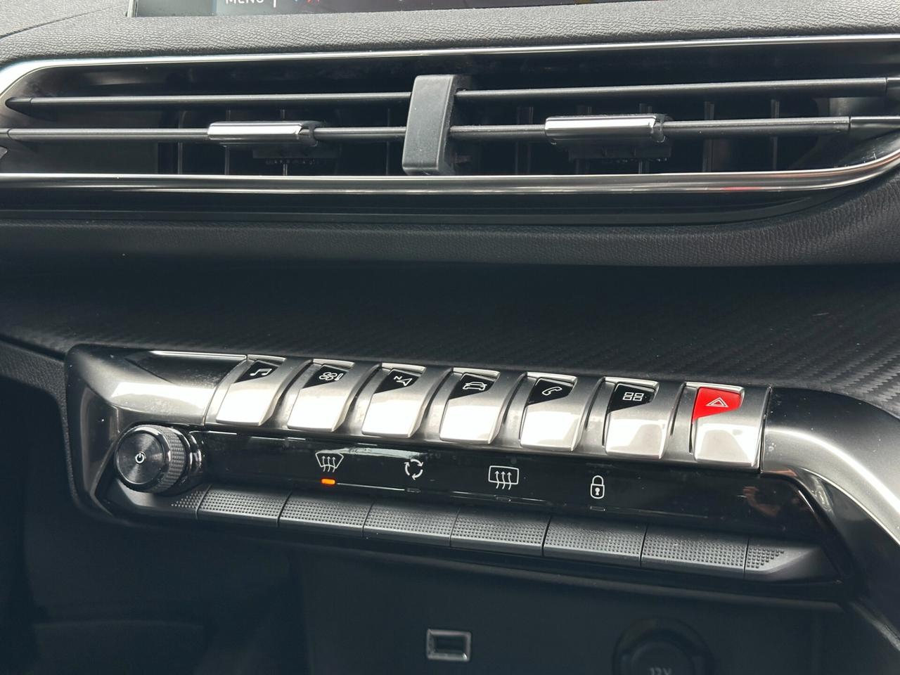 PEUGEOT 3008 1.5 BlueHDi 130 S&S EAT8 Business