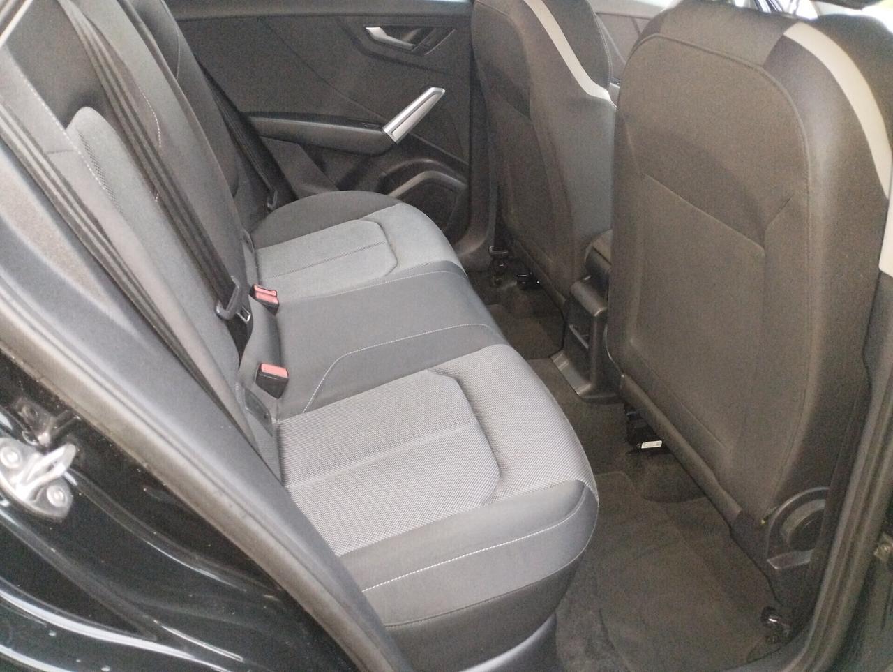 Audi Q2 30 TDI S tronic Identity Black