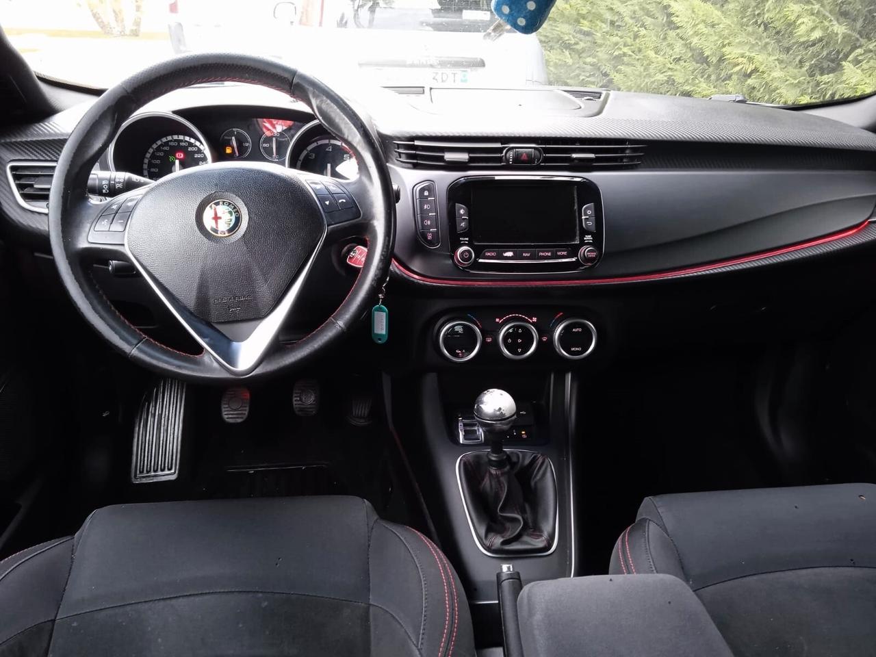 Alfa Romeo Giulietta-2015
