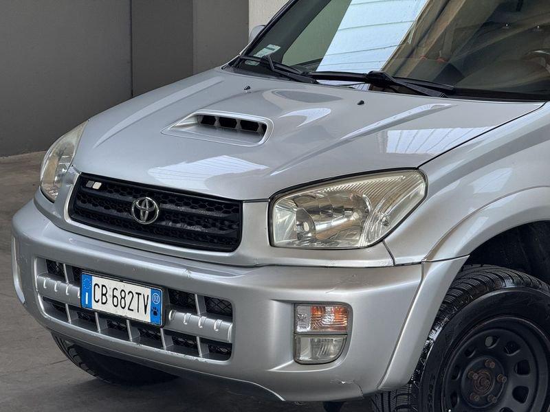 Toyota RAV4 5p 2.0 d-4d 16v ASI KIT RIALZO +4CM LUCI LED PORTAPACCHI