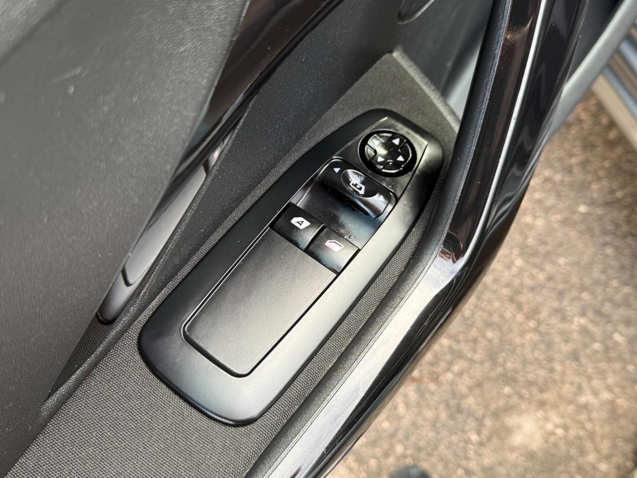 Peugeot 208 1.4 HDi 68CV 5P UNICOPROPRIETARIO