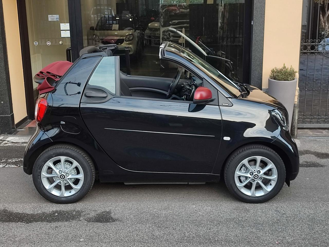 Smart ForTwo 70 1.0 twinamic cabrio Passion Capote Rossa Ok neopatentati