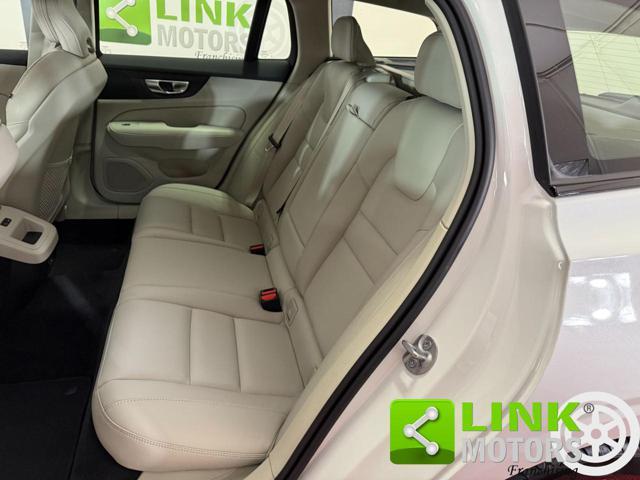 VOLVO V60 B4 (d) aut Ultimate Dark IVA ESP. GARANZIA 24