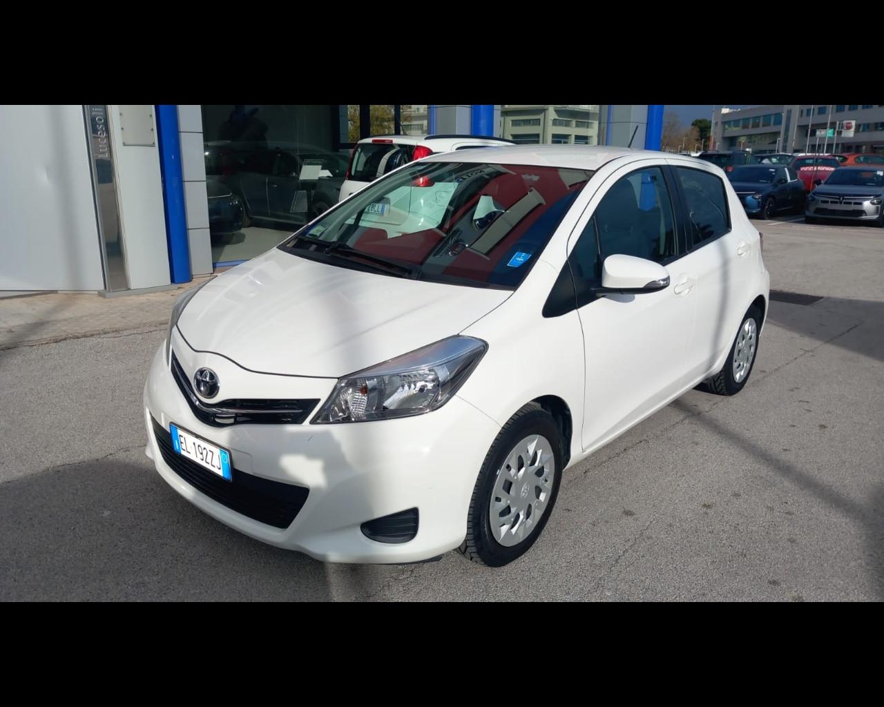 TOYOTA Yaris 3ª serie - Yaris 1.0 5 porte Lounge