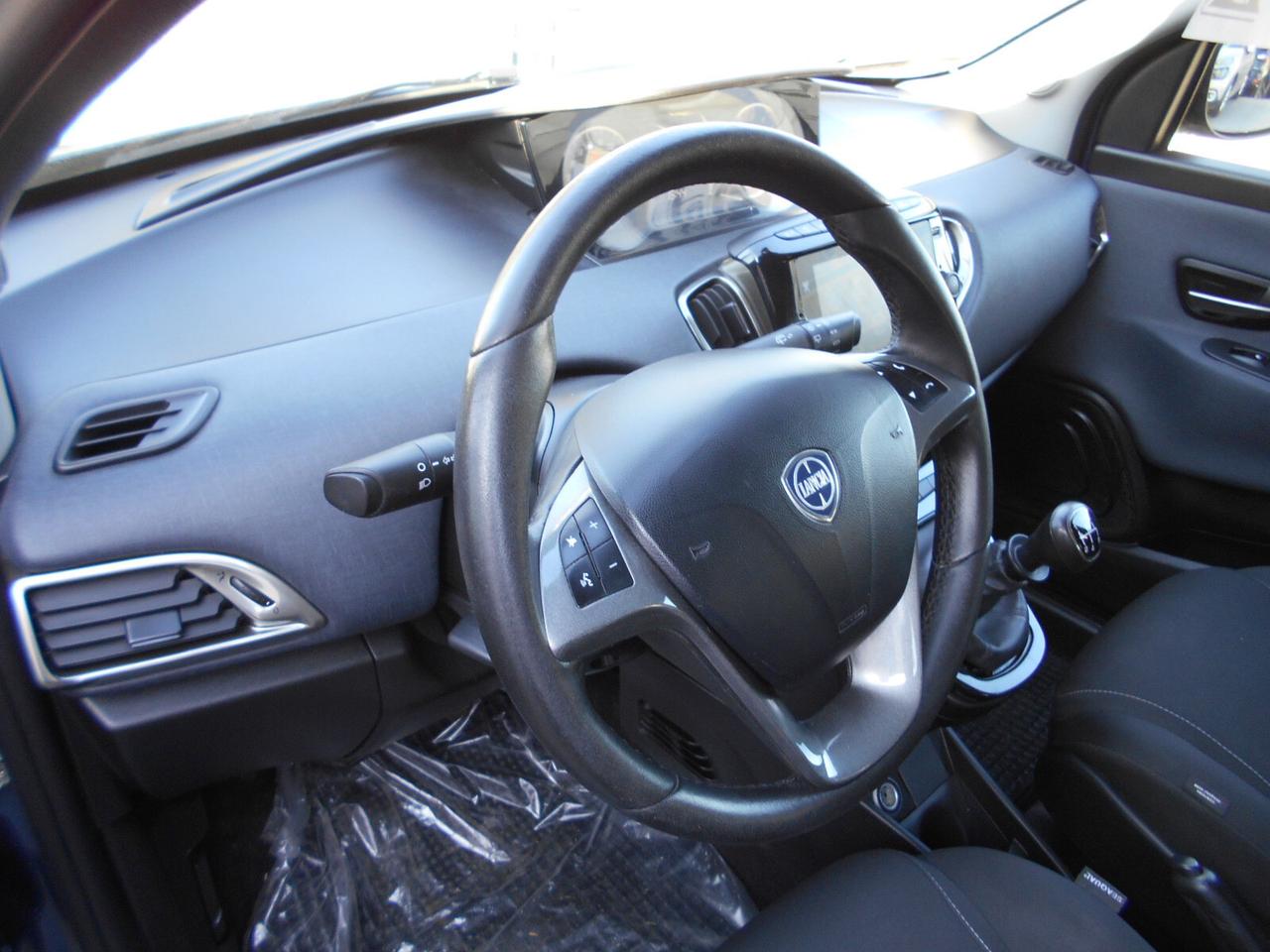 Lancia Ypsilon 1.2 69 CV 5 porte GPL Ecochic Silver