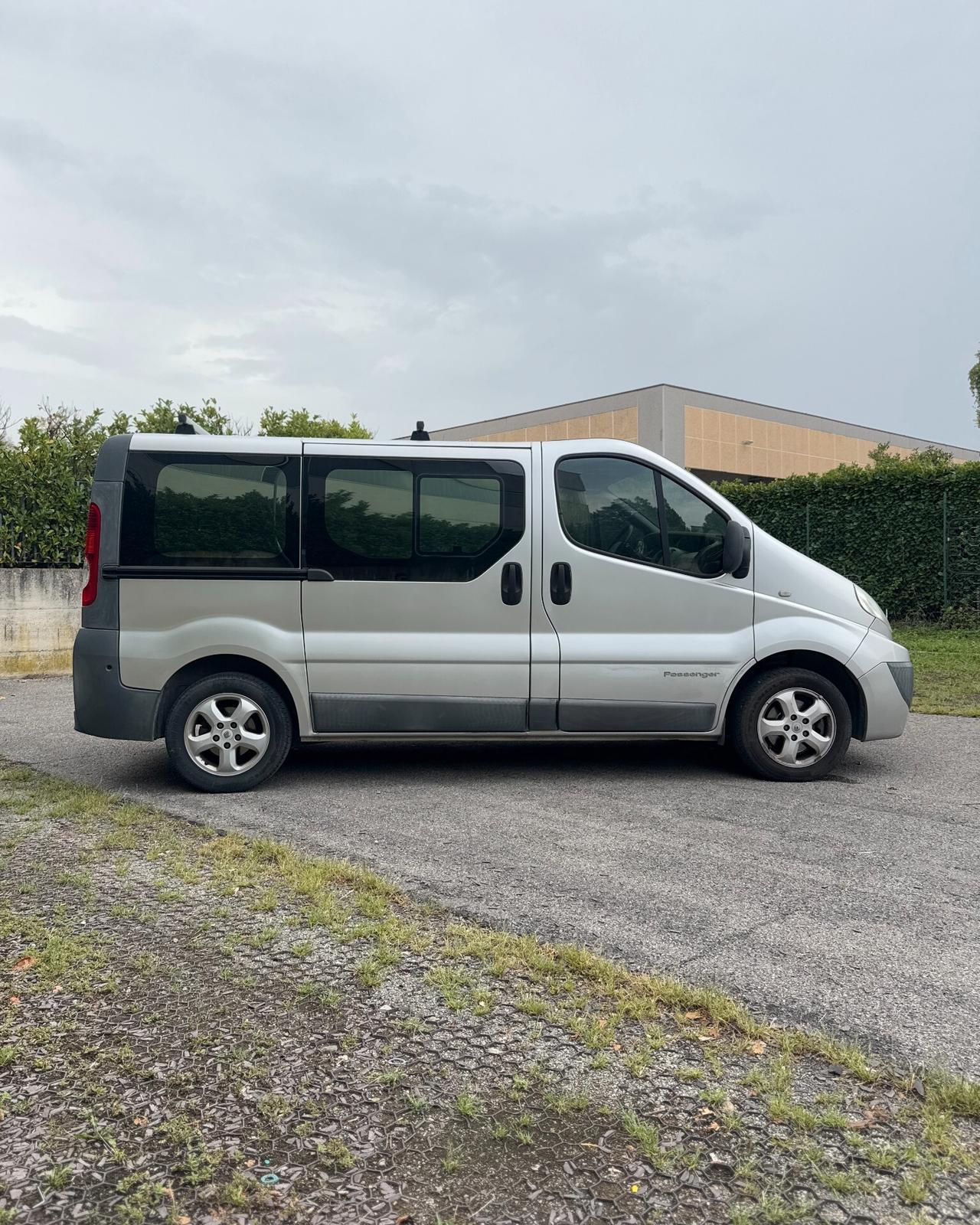 Renault Trafic 9 Posti (Patente B)UNICO Proprietario 145.000 km