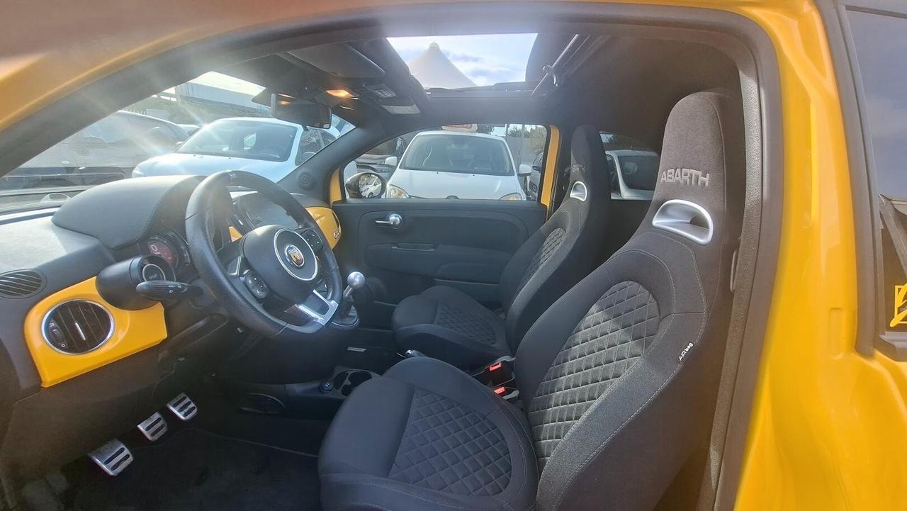 Abarth 595 1.4 Turbo T-Jet 165 CV con tetto apribile