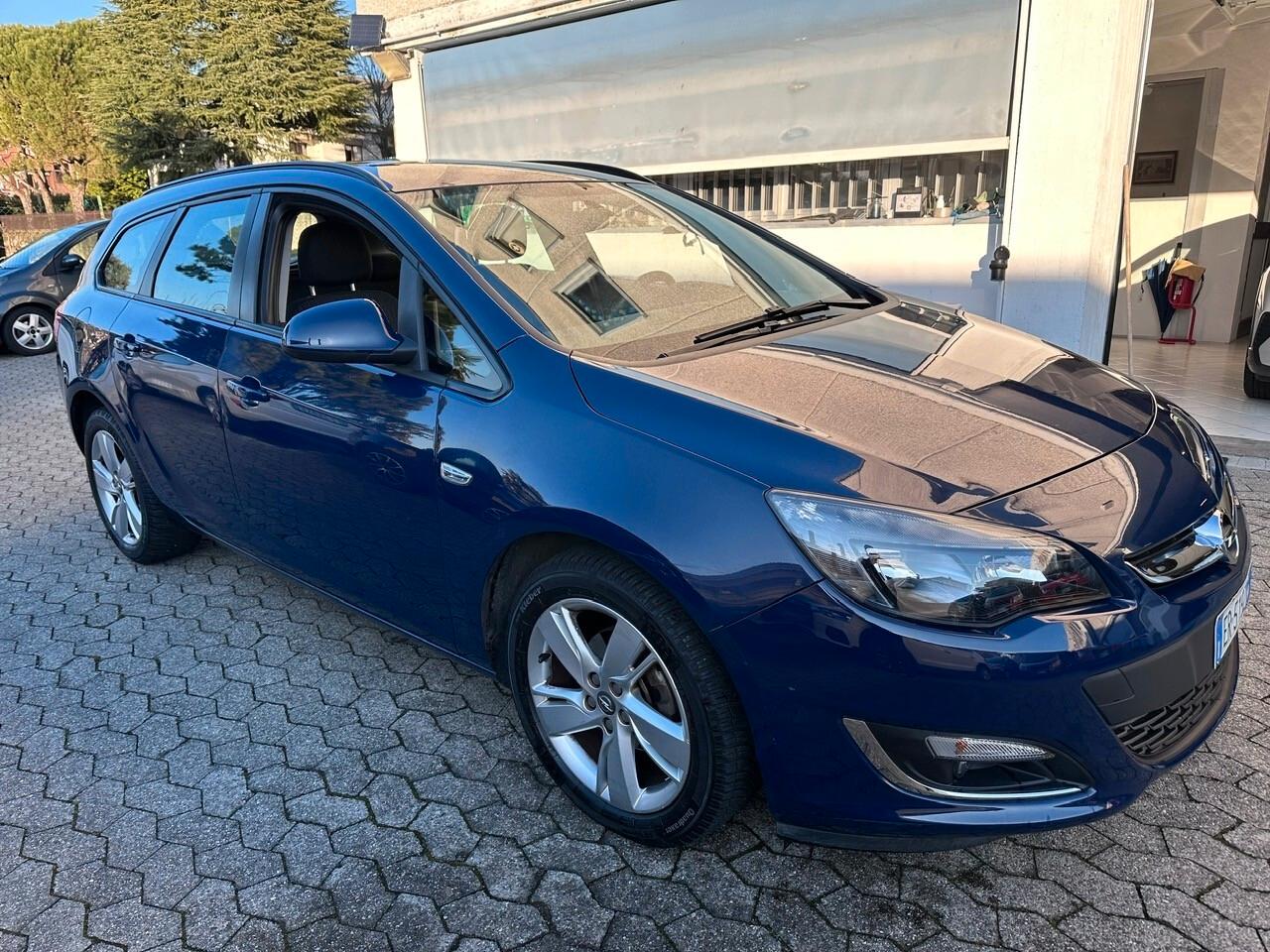 Opel Astra 1.4 Turbo 140CV Sports Tourer Cosmo