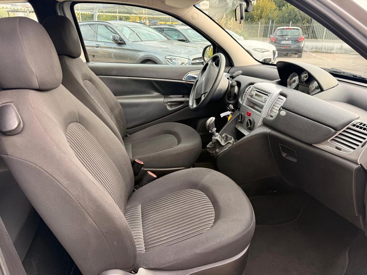 Lancia Ypsilon 1.2 Argento
