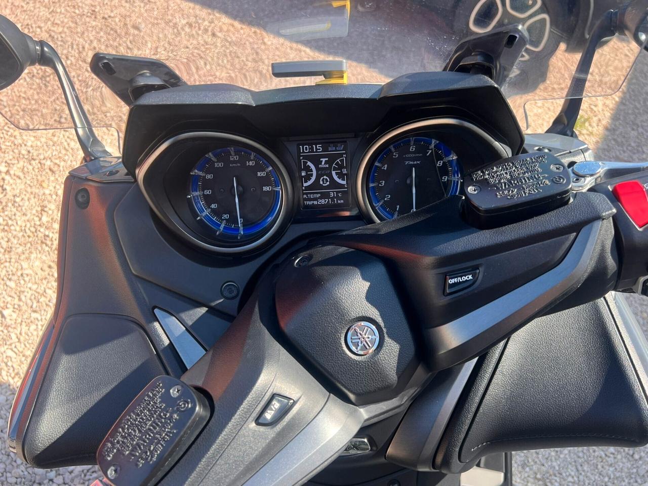 T-MAX 650