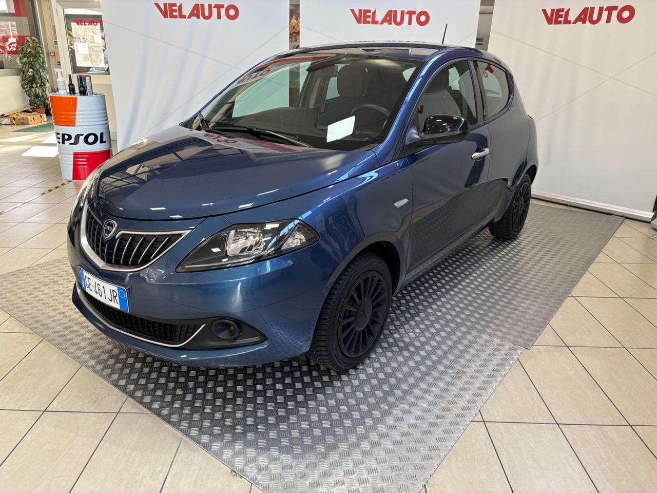 Lancia Ypsilon 1.0 FireFly 5 porte S&S Hybrid Ecochic Silver
