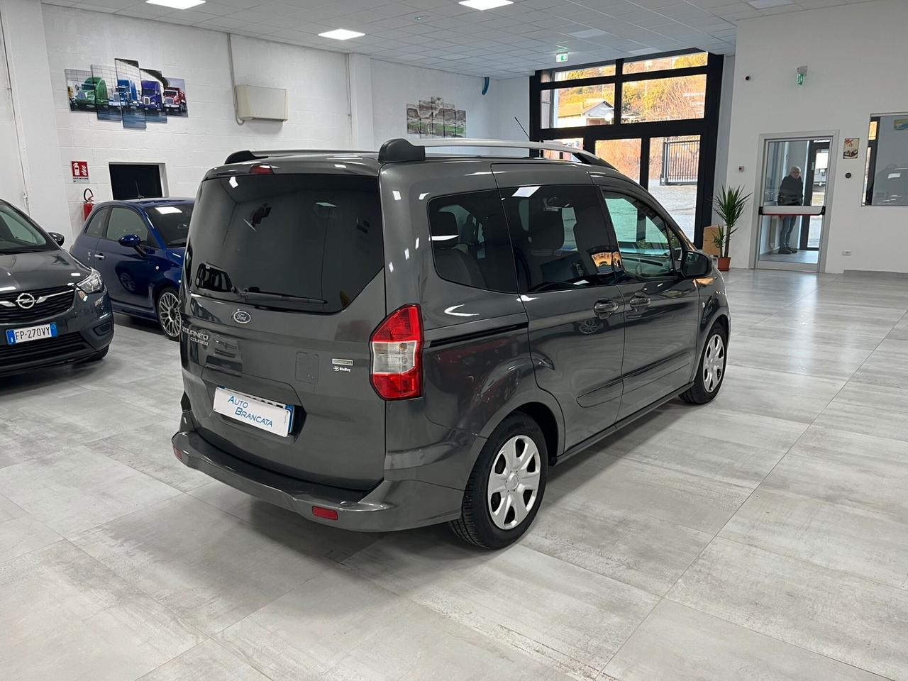 Ford Tourneo Courier 1.0 ECOBOOST